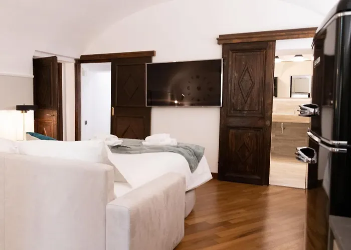 The Rent - Near Piazza Di Spagna Apartment *
